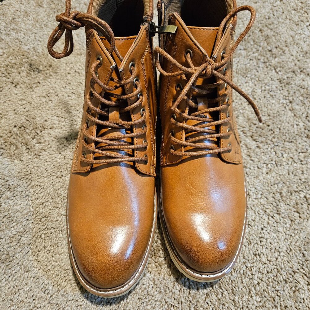 Men  Boots size 10.5